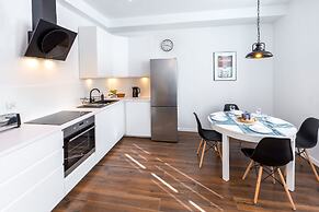 Friendhouse Apartments - Train Station Area