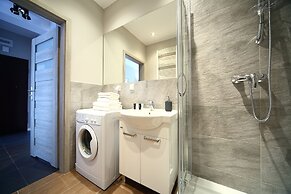 Friendhouse Apartments - Train Station Area