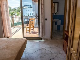 International Surf School & Camp - Hostel