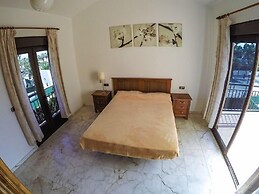 International Surf School & Camp - Hostel