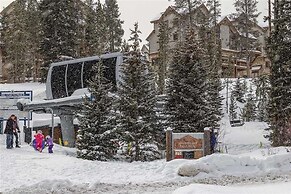 TYRA SKI IN OUT 4 BR Condo