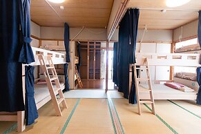 ALL FRIENDS - Hostel