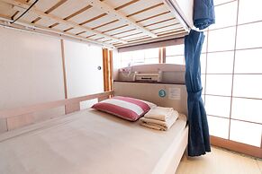 ALL FRIENDS - Hostel