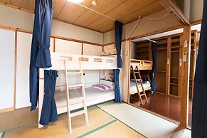 ALL FRIENDS - Hostel