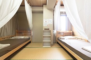 ALL FRIENDS - Hostel