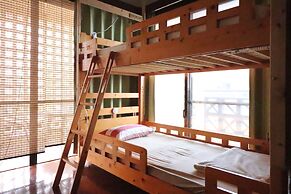 ALL FRIENDS - Hostel