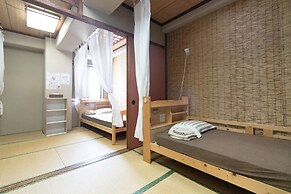 ALL FRIENDS - Hostel