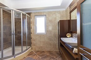 Paradise Town Villa Royal