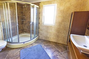 Paradise Town Villa Royal