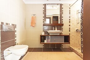 Paradise Town Villa Royal