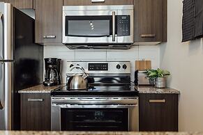 QuickStay - Luxury on Bay St. (Yonge & College)