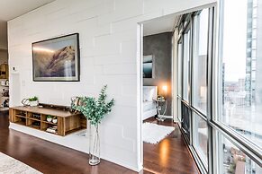 QuickStay - Luxury on Bay St. (Yonge & College)