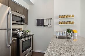 QuickStay - Luxury on Bay St. (Yonge & College)
