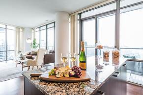 QuickStay - Luxury on Bay St. (Yonge & College)