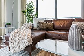 QuickStay - Luxury on Bay St. (Yonge & College)