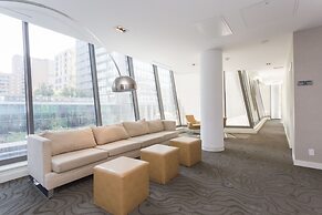 QuickStay - Luxury on Bay St. (Yonge & College)