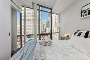 QuickStay - Luxury on Bay St. (Yonge & College)