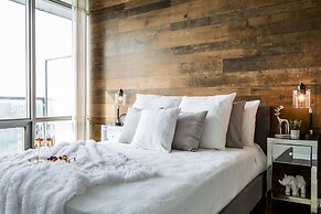 QuickStay - Luxury on Bay St. (Yonge & College)