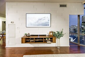 QuickStay - Luxury on Bay St. (Yonge & College)