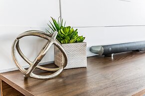 QuickStay - Luxury on Bay St. (Yonge & College)