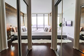 QuickStay - Luxury on Bay St. (Yonge & College)