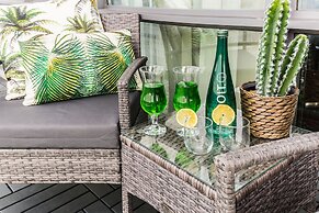 QuickStay - Luxury on Bay St. (Yonge & College)