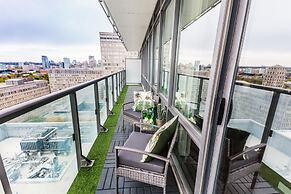 QuickStay - Luxury on Bay St. (Yonge & College)