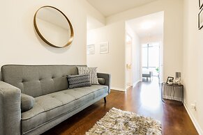 QuickStay - Luxury on Bay St. (Yonge & College)