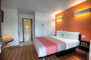 Motel 6 Fort Nelson, BC