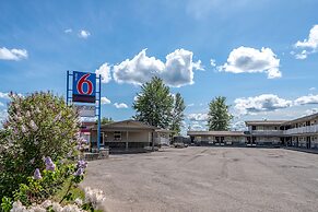 Motel 6 Fort Nelson, BC