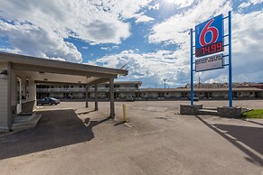 Motel 6 Fort Nelson, BC