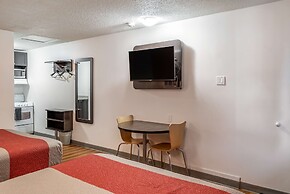 Motel 6 Fort Nelson, BC