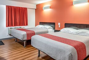 Motel 6 Fort Nelson, BC