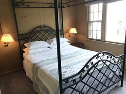 Colonel Williams Inn