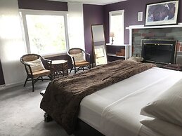 Colonel Williams Inn