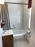 Colonel Williams Inn