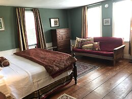 Colonel Williams Inn