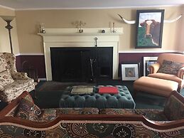 Colonel Williams Inn