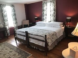 Colonel Williams Inn