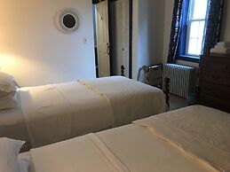 Colonel Williams Inn