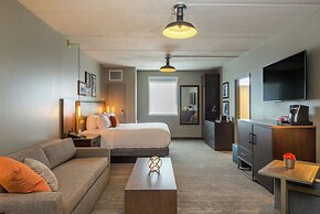 Hotel Saranac Curio Collection By Hilton