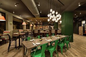 Hotel Saranac Curio Collection By Hilton