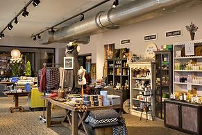 Hotel Saranac Curio Collection By Hilton