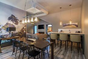 Hotel Saranac Curio Collection By Hilton