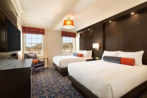 Hotel Saranac Curio Collection By Hilton