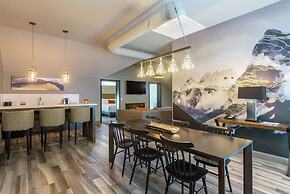 Hotel Saranac Curio Collection By Hilton