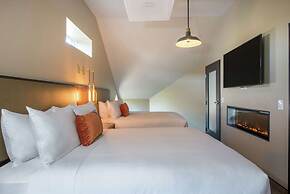 Hotel Saranac Curio Collection By Hilton