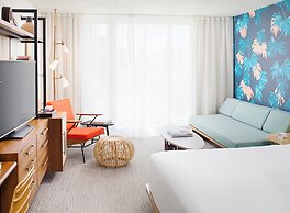 The Laylow Waikiki, Autograph Collection