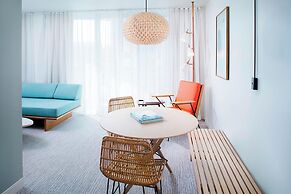 The Laylow Waikiki, Autograph Collection