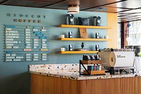 The Laylow Waikiki, Autograph Collection